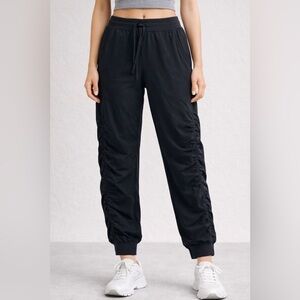 Athleta Women's Attitude Ruched Leg Jogger Pant Black Size 0 Stretch Casual